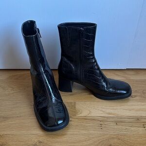 E8 by Miista Boots 🦇